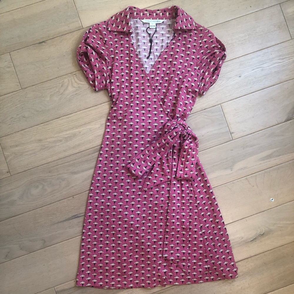Diane Vom Furstenberg Wrap Dress size 2